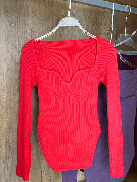 Woman's Long Sleeve Knitted Pullover                                  