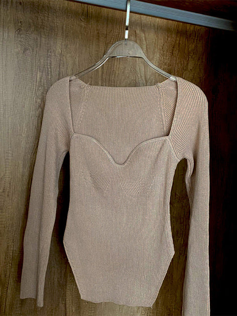 Woman's Long Sleeve Knitted Pullover                                  