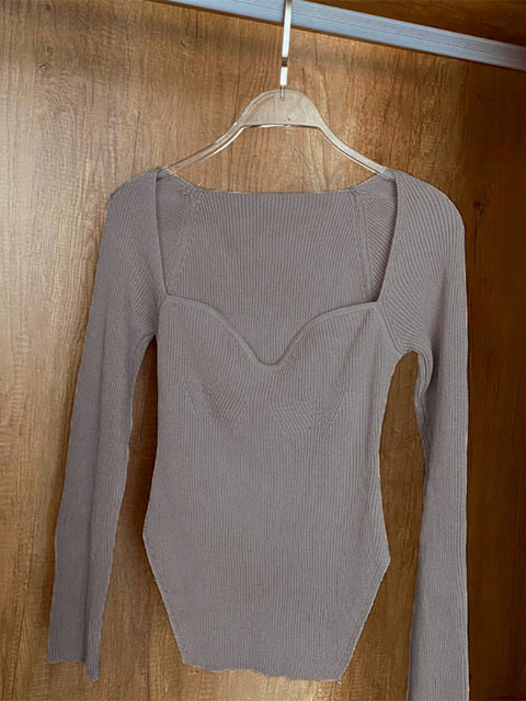 Woman's Long Sleeve Knitted Pullover                                  